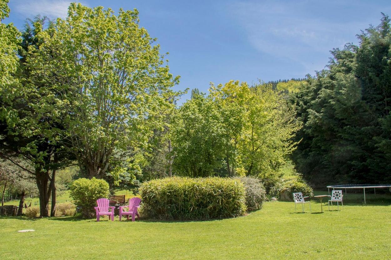 Domaine De Bauzit Bed & Breakfast Vals-pres-le-Puy Ngoại thất bức ảnh